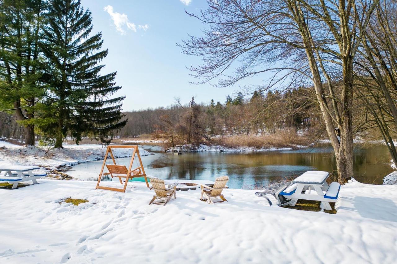 Poconos 2Bd - Peaceful Lakeside Retreat! Henryville Exterior photo