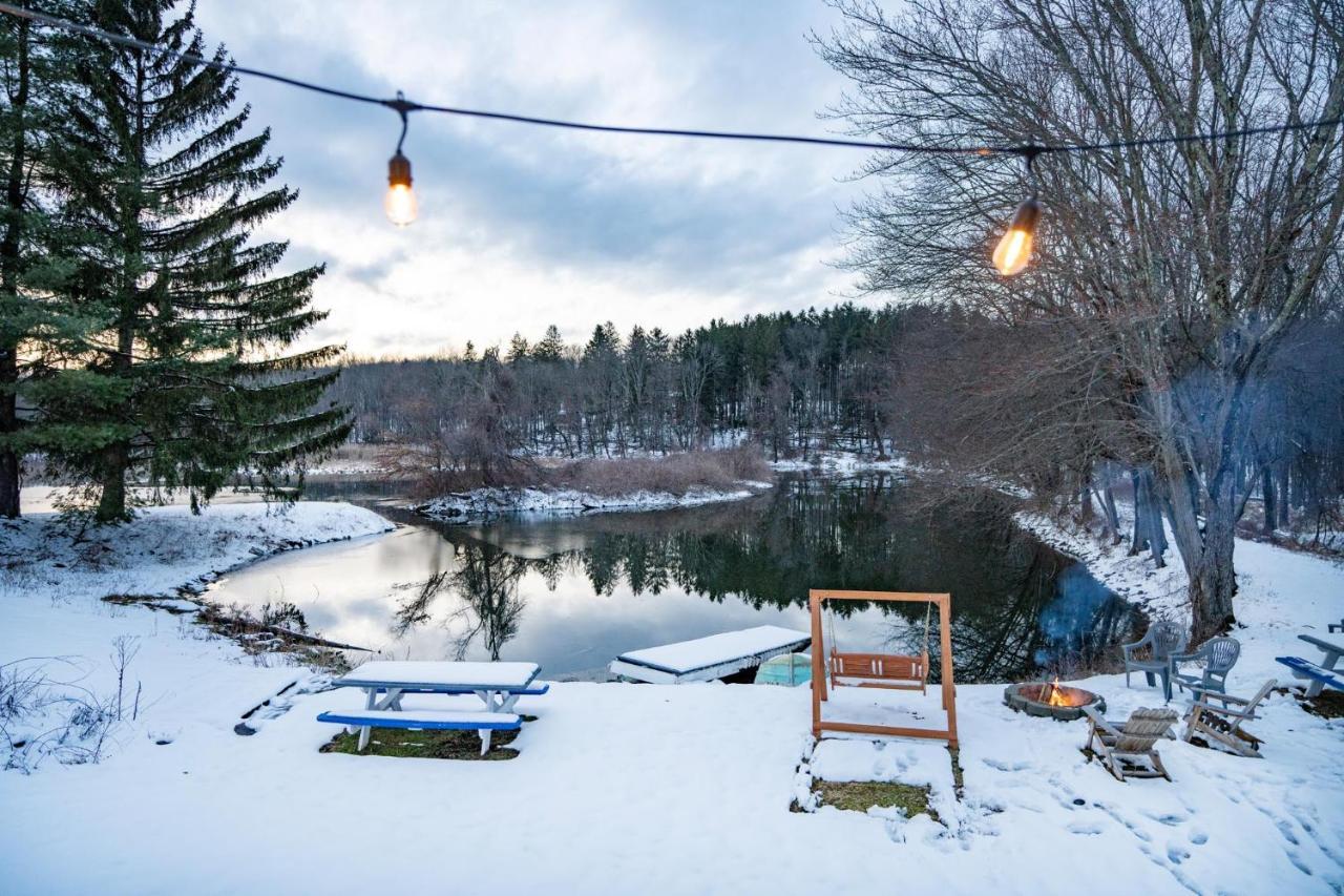 Poconos 2Bd - Peaceful Lakeside Retreat! Henryville Exterior photo