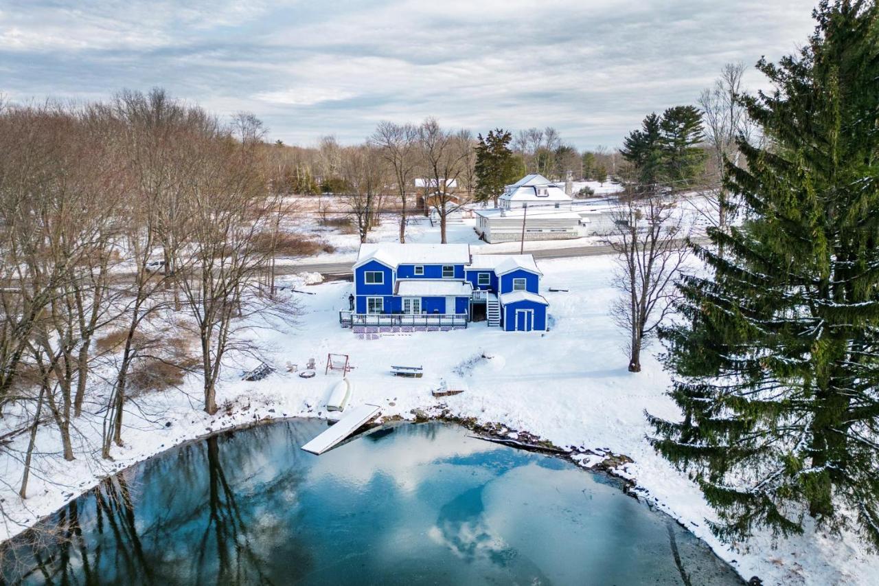 Poconos 2Bd - Peaceful Lakeside Retreat! Henryville Exterior photo